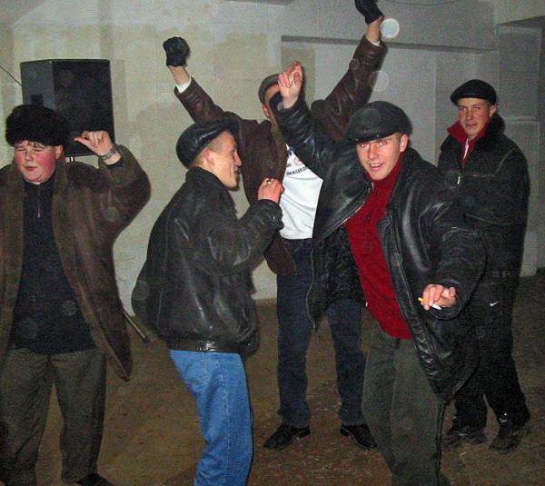 Провинциальные дискотеки. Вот что значит деревня в крови (ФОТО)