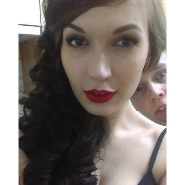 Актеры заднего плана, или как испортить селфи другу (ФОТО)