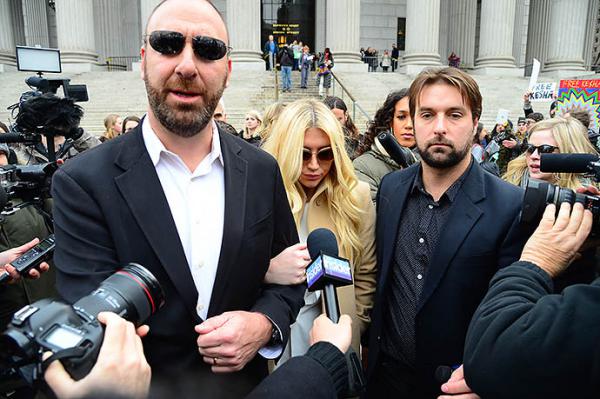 Исполнительница Кеша проиграла в суде своему продюсеру (ФОТО)