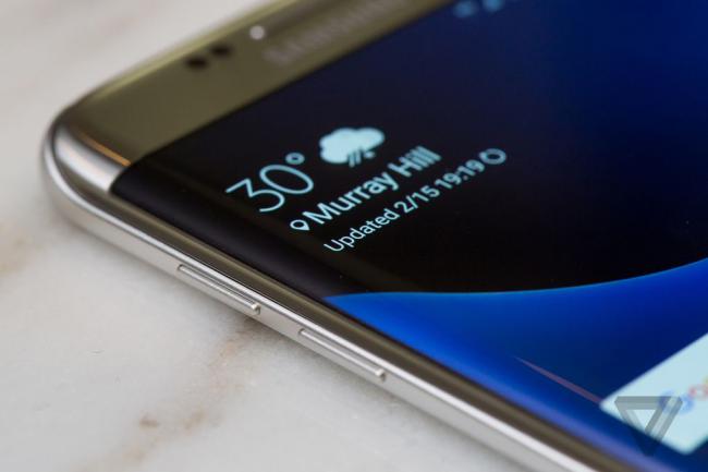 Samsung официально представила линейку флагманских смартфонов (ФОТО)