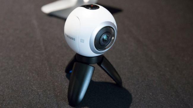 Samsung представила камеру, которая записывает 360-градусные видео (ФОТО)