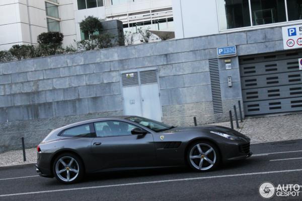 Новый спортивный автомобиль от Ferrari впервые засветился на публике (ФОТО)