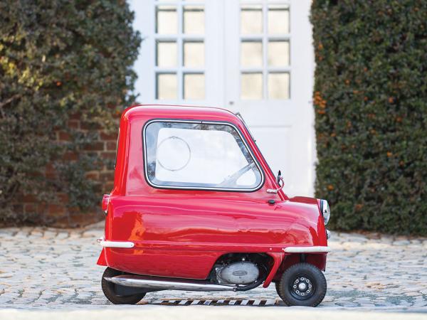 Уникальный лот: на аукционе Sotheby’s самый маленький автомобиль в мире (ФОТО)