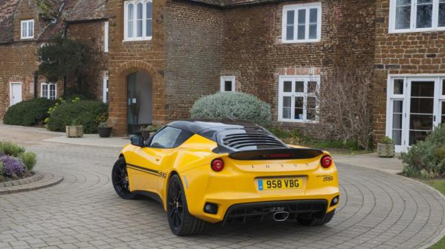 Lotus анонсировала обновленную версию Evora (ФОТО)