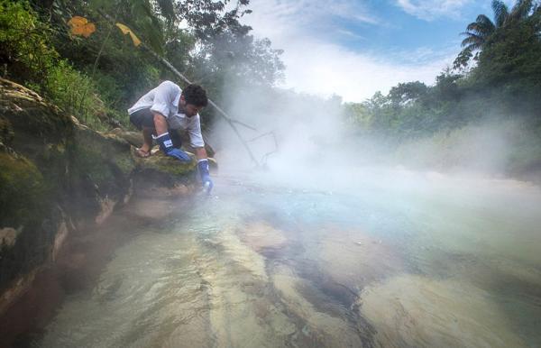 В джунглях Амазонки обнаружена самая необычная река в мире (ФОТО)