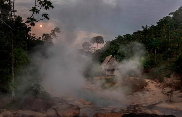 В джунглях Амазонки обнаружена самая необычная река в мире (ФОТО)