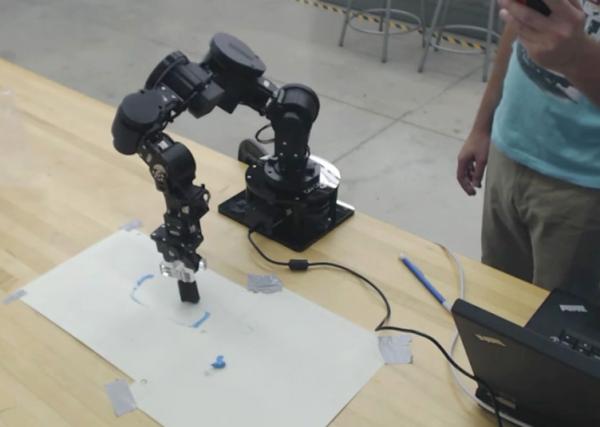 В США проводят конкурс картин, которые рисовали роботы (ФОТО)