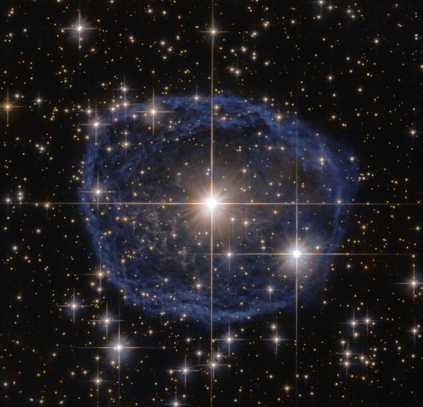 Телескоп «Хаббл» показал удивительный снимок звезды в пузыре (ФОТО)