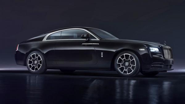 Чернее черного. Британцы представили спецверсию Rolls-Royce Ghost Black Badge (ФОТО)