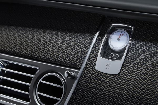 Чернее черного. Британцы представили спецверсию Rolls-Royce Ghost Black Badge (ФОТО)