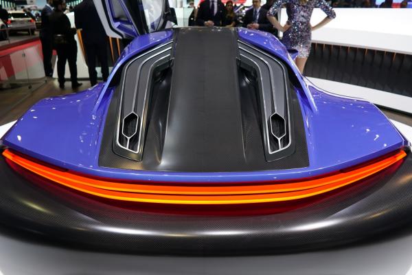 Китайцы показали в Женеве два уникальных суперкара (ФОТО)