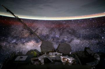В NASA собрали подборку эффектных снимков Земли, сделанных из космоса (ФОТО)