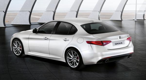 Alfa Romeo представила новые версии седана Giulia (ФОТО)