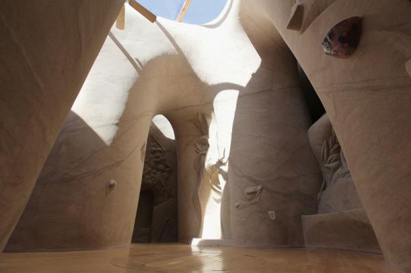 Святилища художника-одиночки, или сюрреалистические пещеры Ра Полетта (ФОТО)