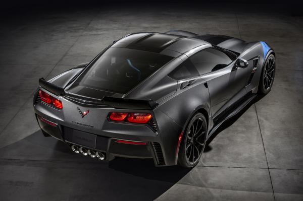 Суперкар Chevrolet Corvette получил мощную модификацию Grand Sport (ФОТО)