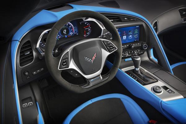 Суперкар Chevrolet Corvette получил мощную модификацию Grand Sport (ФОТО)