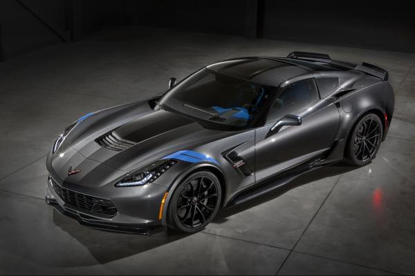 Суперкар Chevrolet Corvette получил мощную модификацию Grand Sport (ФОТО)