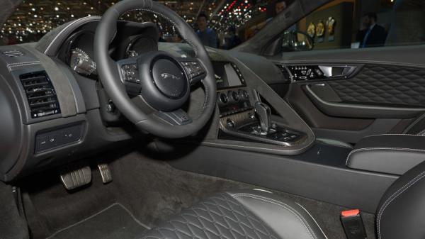 Монстр из Великобритании: компания Jaguar официально представила экстремальный спорткар (ФОТО)