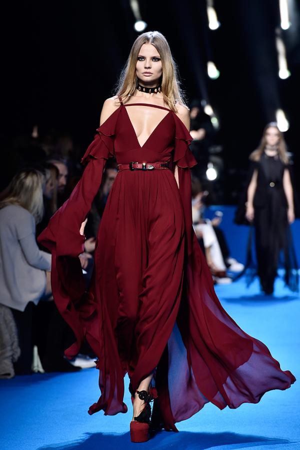 Мрачные цвета. Чем запомнился показ коллекции Elie Saab (ФОТО)