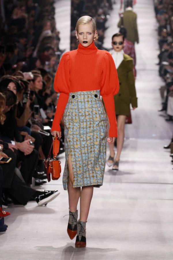 Силуэты прошлого века. Как проходил показ коллекции Dior (ФОТО)