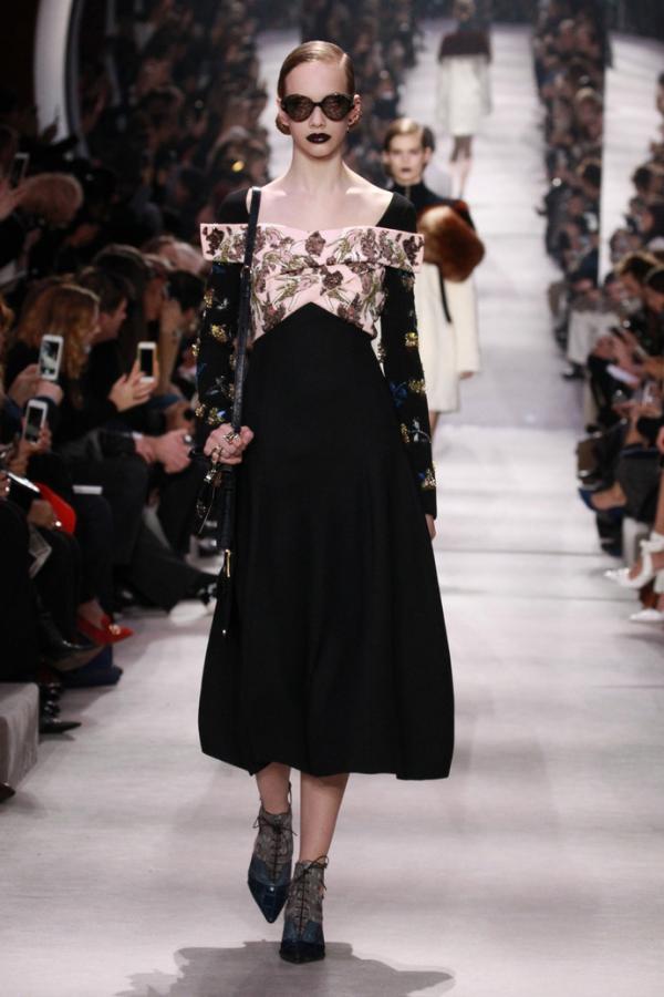 Силуэты прошлого века. Как проходил показ коллекции Dior (ФОТО)