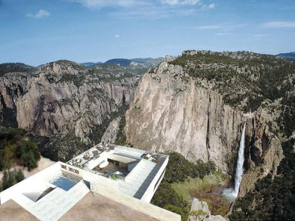 Ресторан над обрывом, от которого захватывает дух (ФОТО)