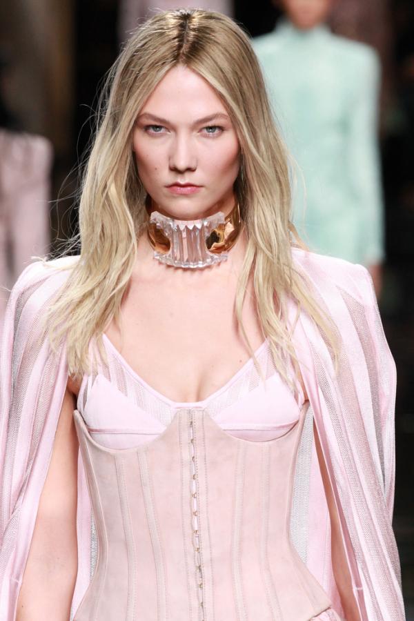 Пастельные тона. Как проходил показ коллекции Balmain (ФОТО)