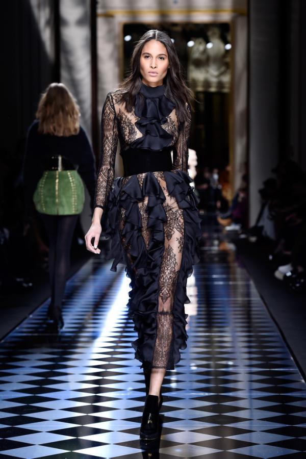 Пастельные тона. Как проходил показ коллекции Balmain (ФОТО)