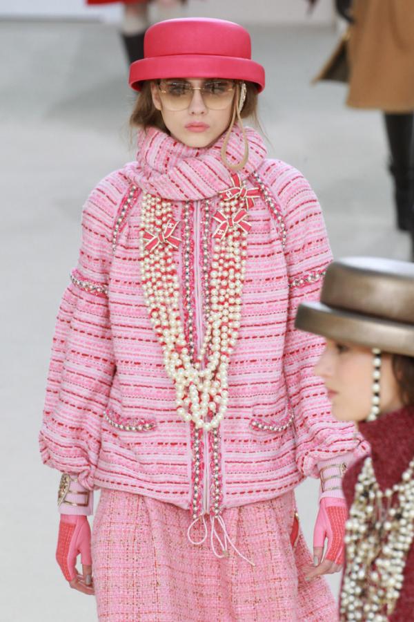 Сплошной жемчуг. Как проходил показ коллекции Chanel (ФОТО)