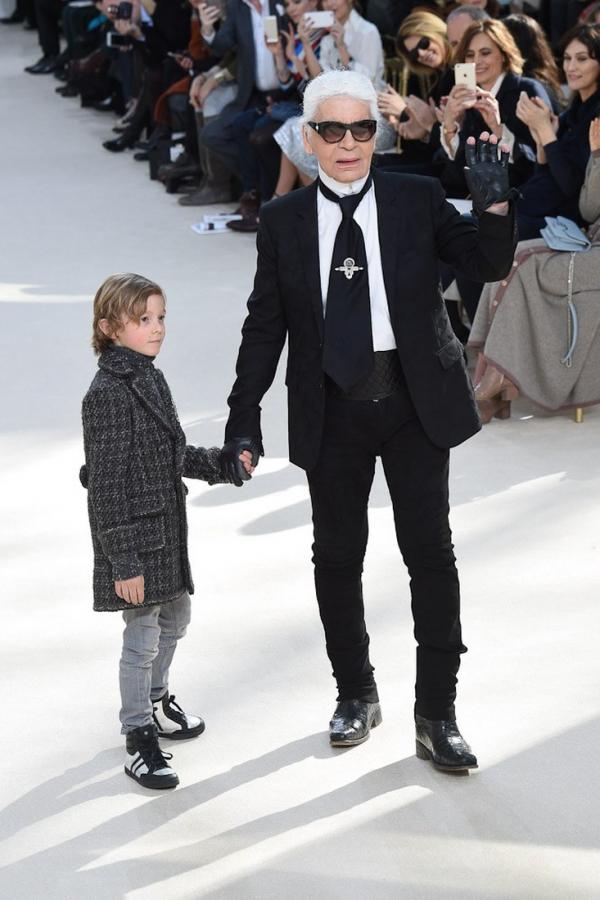 8 марта в Париже! Дом Chanel преподнес женщинам чудесный подарок (ФОТО)