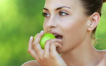 Яблоки улучшают качество сексуальной жизни у женщин