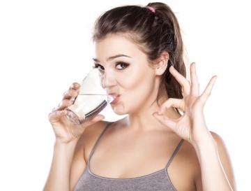 Ученые подтвердили, что вода помогает бороться с лишним весом