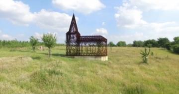 Бельгийский художник создал необычную церковь (ФОТО)
