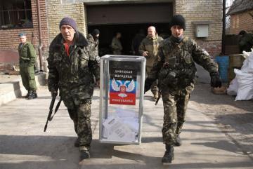 Запад требует от Украины проведения выборов на Донбассе, - эксперт