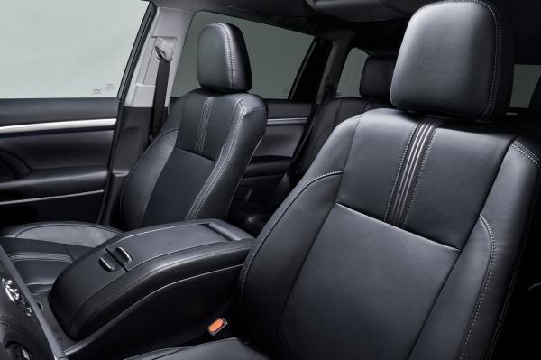 Toyota покажет новое лицо Highlander (ФОТО)