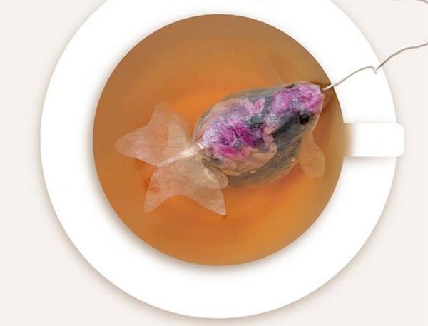 Чайные пакетики, превращающиеся в чашке в золотых рыбок (ФОТО)