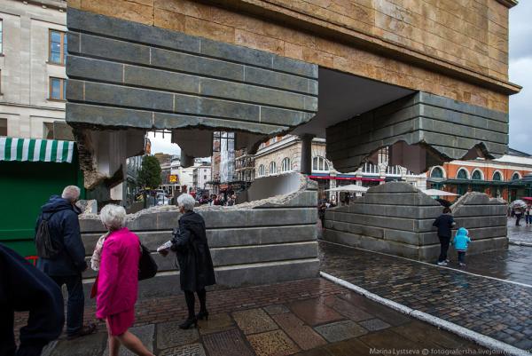 Летающий дом в центре Лондона (ФОТО)