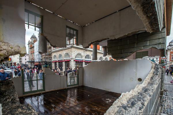 Летающий дом в центре Лондона (ФОТО)