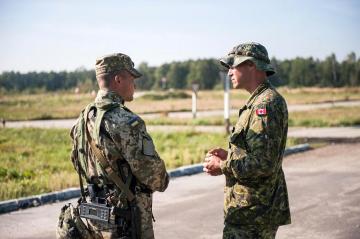 Инструкторы из Канады продолжают готовить украинских военных по стандартам НАТО