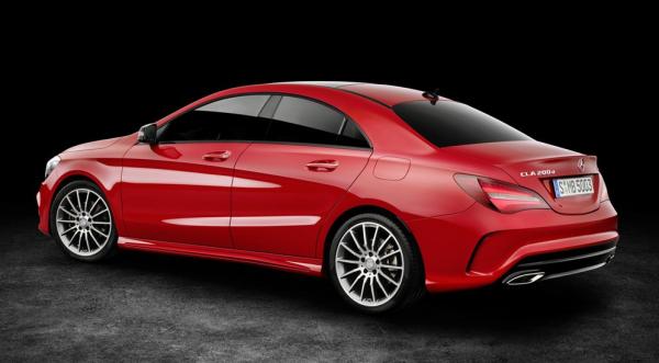Компания Mercedes показала обновленные седан и универсал CLA (ФОТО)
