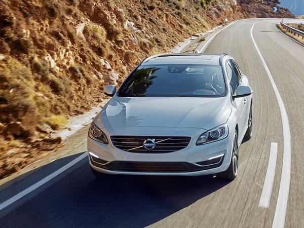 Volvo S60 и V60 получат спецверсии (ФОТО)