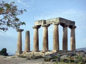 В Коринфе археологи обнаружили монументальные пирсы Лехаиона (ФОТО)