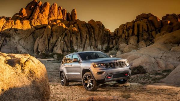 В Сети появились первые снимки новой модификации Jeep Grand Cherokee (ФОТО)