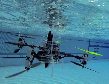 Учёные создали робота, который способен жить под водой