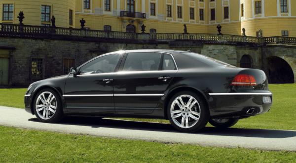 Компания Volkswagen сняла с производства седан Phaeton (ФОТО)