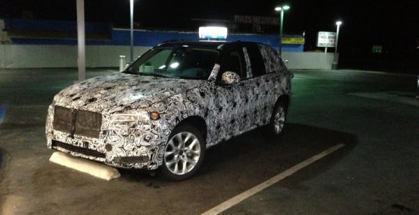 BMW X7. Шпионы рассекретили новый флагманский внедорожник (ФОТО)