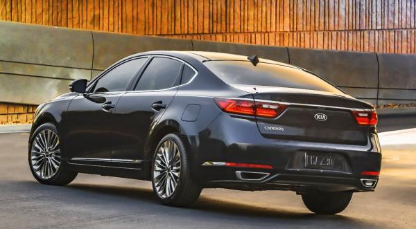 Kia представила новый седан бизнес-класса (ФОТО)