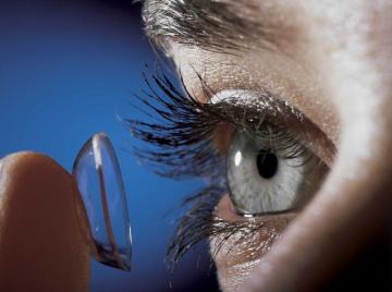 Контактные линзы могут спровоцировать развитие глазных инфекций