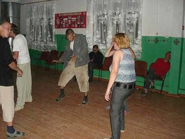 Сельский гламур, или едем в соседнее село на дискотеку (ФОТО)