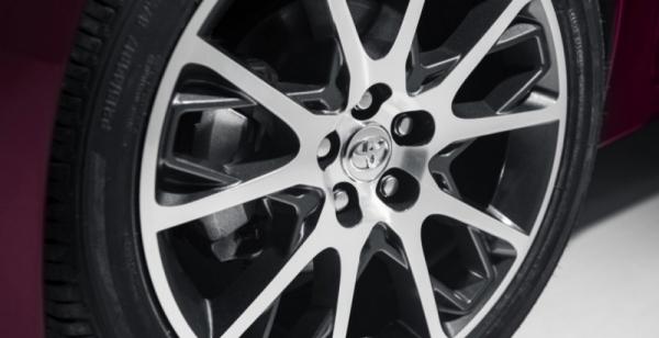 Toyota показала юбилейную версию модели Corolla (ФОТО)